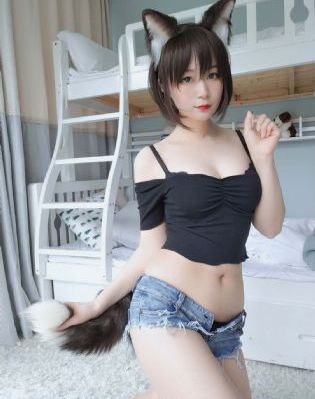 草莓丝瓜香蕉绿巨人app下载_720在线手机播放