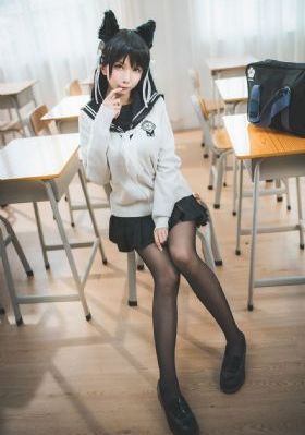 美女解开胸衣露出奶头_蓝光免费全集观看